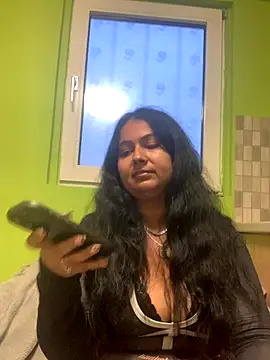 Snapshot of Melissa10 chatting on 11/20/25, 03:12 Melissa10 online show from 11/20/25, 03:12