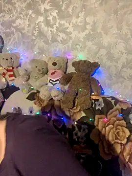 hotsteacher online show from 12/16/25, 01:10