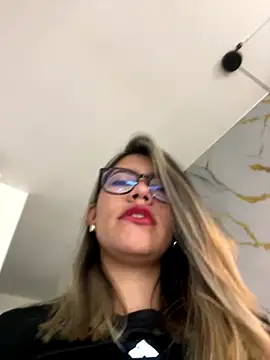 sara calderon online show from 09/12/25, 01:22