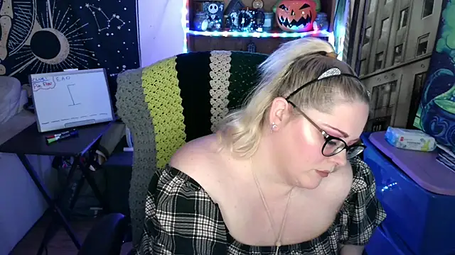 Kinky Witch online show from 05/15/26, 06:37