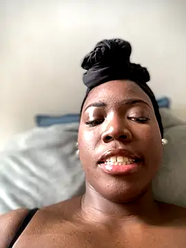 Snapshot of Alexia_24 chatting on 11/23/25, 04:51 Alexia 24 online show from 11/23/25, 04:51