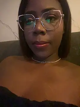 Alexia 24 online show from 05/17/26, 04:54