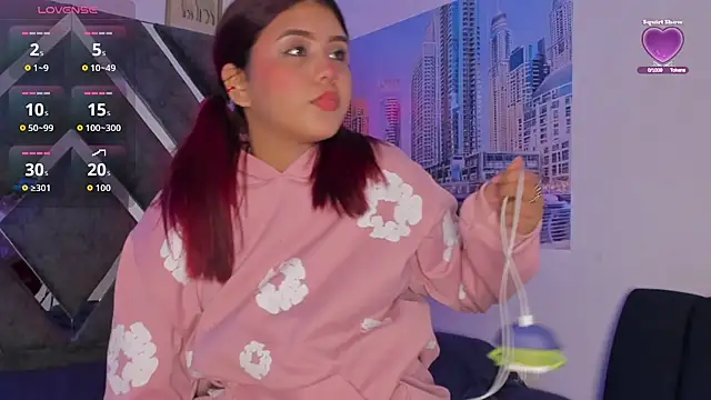 Snapshot of lizzylizzy4 chatting on 10/31/25, 04:02 lizzylizzy4 online show from 10/31/25, 04:02