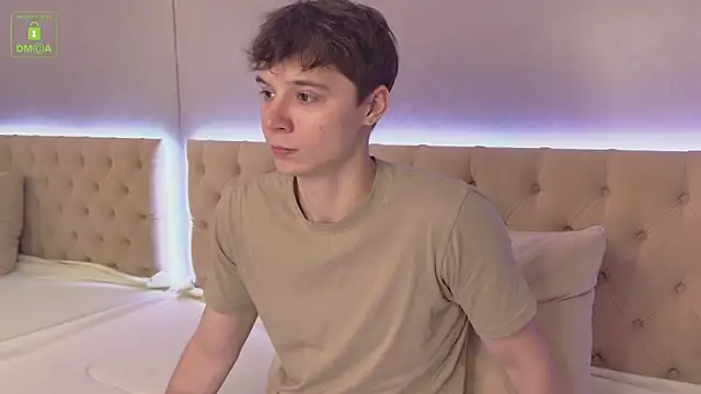 Snapshot of AnthonyHall chatting on 10/01/25, 10:43 AnthonyHall online show from 10/01/25, 10:43