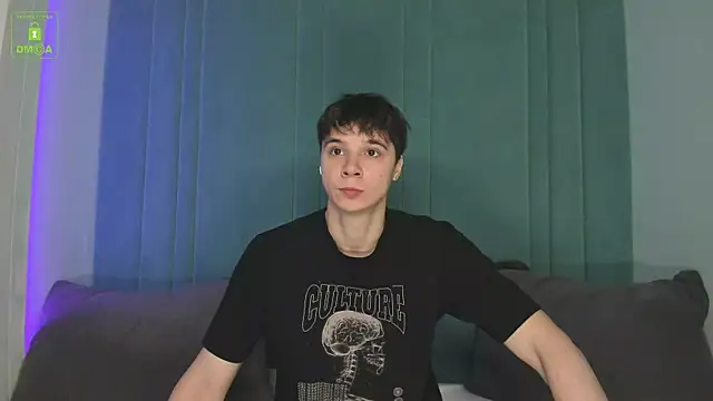 Snapshot of AnthonyHall chatting on 10/08/25, 10:13 AnthonyHall online show from 10/08/25, 10:13