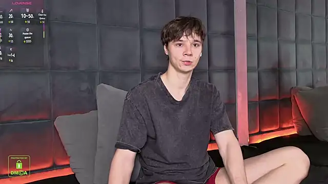 Snapshot of AnthonyHall chatting on 11/07/25, 04:34 AnthonyHall online show from 11/07/25, 04:34