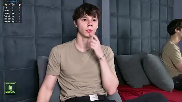 Snapshot of AnthonyHall chatting on 11/20/25, 04:23 AnthonyHall online show from 11/20/25, 04:23