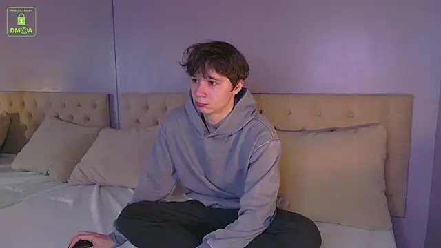 Snapshot of AnthonyHall chatting on 11/23/25, 04:45 AnthonyHall online show from 11/23/25, 04:45