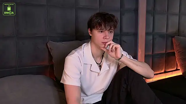 Snapshot of AnthonyHall chatting on 11/26/25, 10:27 AnthonyHall online show from 11/26/25, 10:27