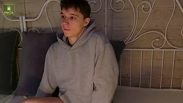 Snapshot of AnthonyHall chatting on 12/05/25, 04:32 AnthonyHall online show from 12/05/25, 04:32