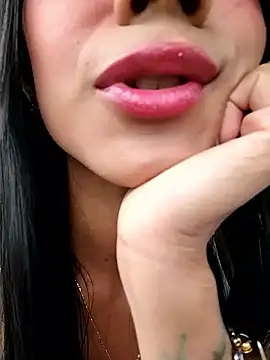 Snapshot of Juliana_Xander chatting on 11/12/25, 02:17 Juliana Xander online show from 11/12/25, 02:17