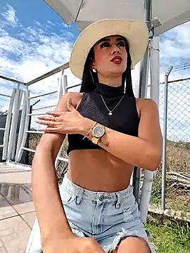 Snapshot of Juliana_Xander chatting on 11/25/25, 02:50 Juliana Xander online show from 11/25/25, 02:50