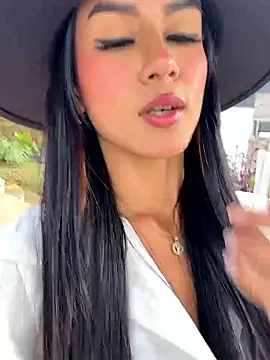 Snapshot of Juliana_Xander chatting on 11/29/25, 02:53 Juliana Xander online show from 11/29/25, 02:53