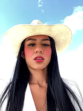 Snapshot of Juliana_Xander chatting on 12/15/25, 02:21 Juliana Xander online show from 12/15/25, 02:21