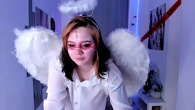 Snapshot of lunaalli chatting on 10/27/25, 02:10 lunaalli online show from 10/27/25, 02:10