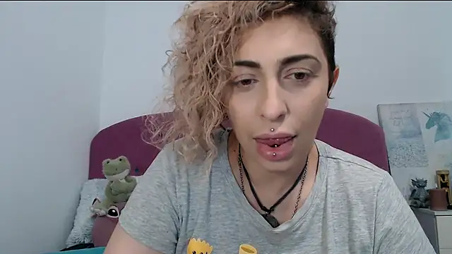 Snapshot of AAARUNY chatting on 09/23/25, 12:30 AAARUNY online show from 09/23/25, 12:30