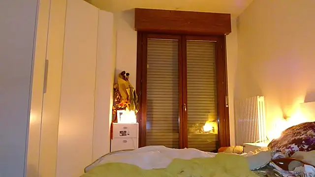 refem9 online show from 10/25/25, 05:19