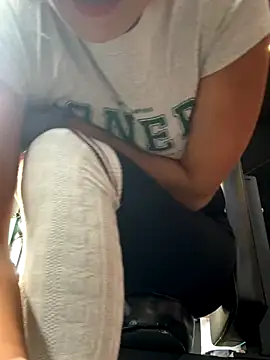 Snapshot of Ninazhang chatting on 10/11/25, 02:22 Ninazhang online show from 10/11/25, 02:22