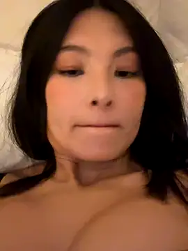 Snapshot of Ninazhang chatting on 10/21/25, 01:50 Ninazhang online show from 10/21/25, 01:50