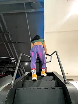 Snapshot of Ninazhang chatting on 10/26/25, 02:28 Ninazhang online show from 10/26/25, 02:28