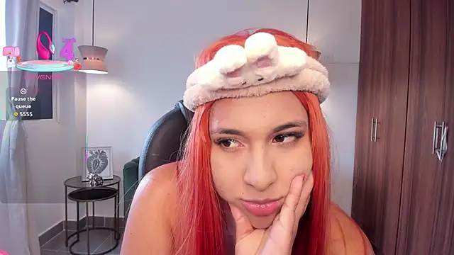 Snapshot of DANDARA_THOM chatting on 09/18/25, 07:27 DANDARA THOM online show from 09/18/25, 07:27