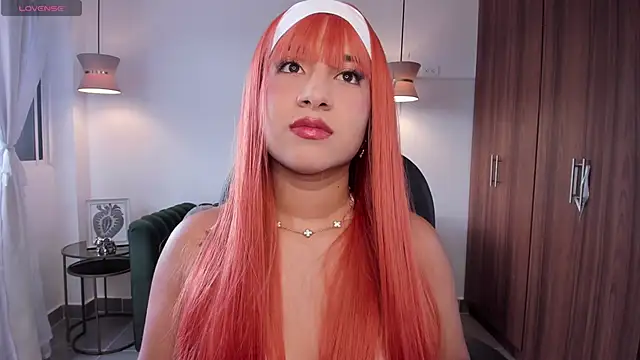 Snapshot of DANDARA_THOM chatting on 09/19/25, 07:25 DANDARA THOM online show from 09/19/25, 07:25