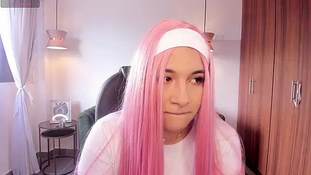 Snapshot of DANDARA_THOM chatting on 09/21/25, 07:48 DANDARA THOM online show from 09/21/25, 07:48