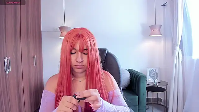 Snapshot of DANDARA_THOM chatting on 09/25/25, 07:06 DANDARA THOM online show from 09/25/25, 07:06