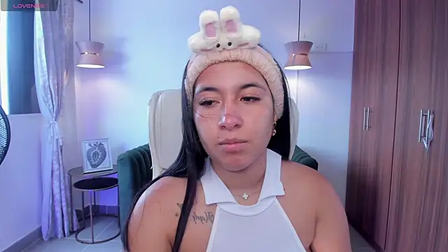 Snapshot of DANDARA_THOM chatting on 10/06/25, 07:22 DANDARA THOM online show from 10/06/25, 07:22