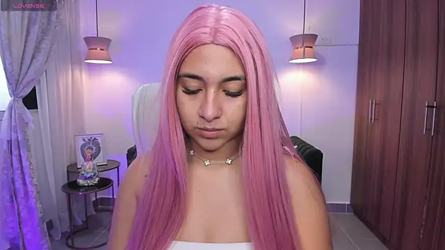 Snapshot of DANDARA_THOM chatting on 10/24/25, 07:21 DANDARA THOM online show from 10/24/25, 07:21