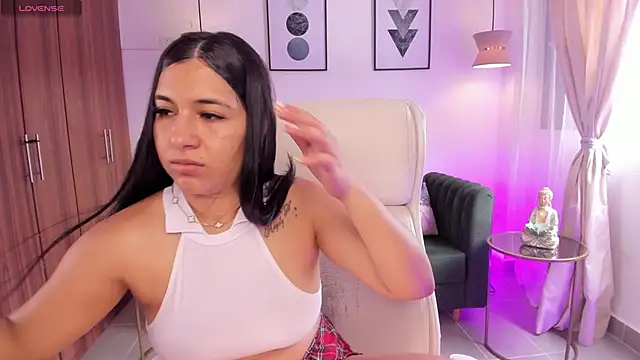 Snapshot of DANDARA_THOM chatting on 11/01/25, 07:05 DANDARA THOM online show from 11/01/25, 07:05