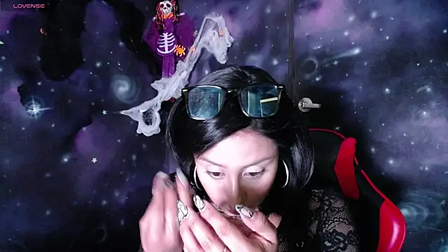 CristaldelLeon s online show from 10/03/25, 07:44