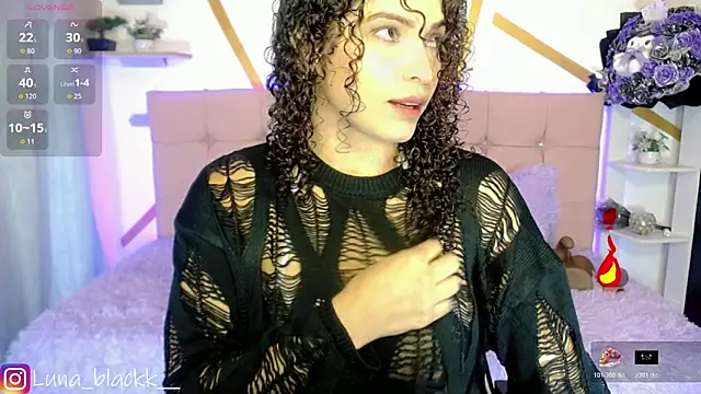 Snapshot of Luna_blackk chatting on 11/25/25, 09:04 Luna blackk online show from 11/25/25, 09:04