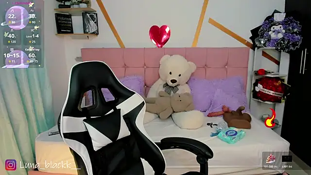 Luna blackk online show from 06/20/26, 09:06