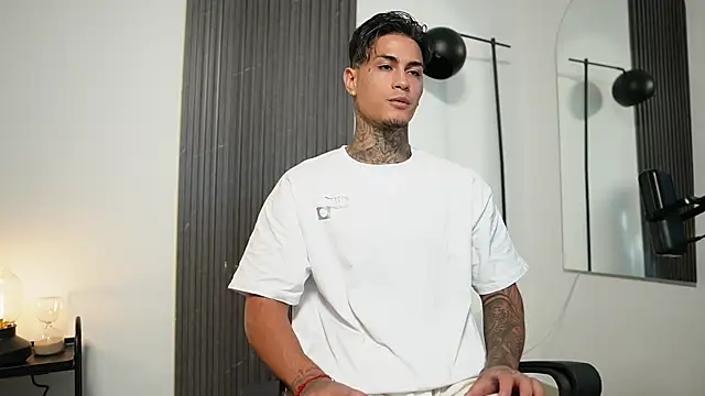 AxelVilla  online show from 09/30/25, 08:14