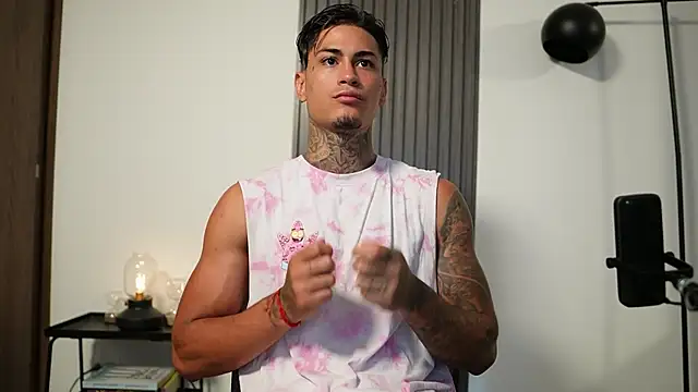 AxelVilla  online show from 10/08/25, 08:06