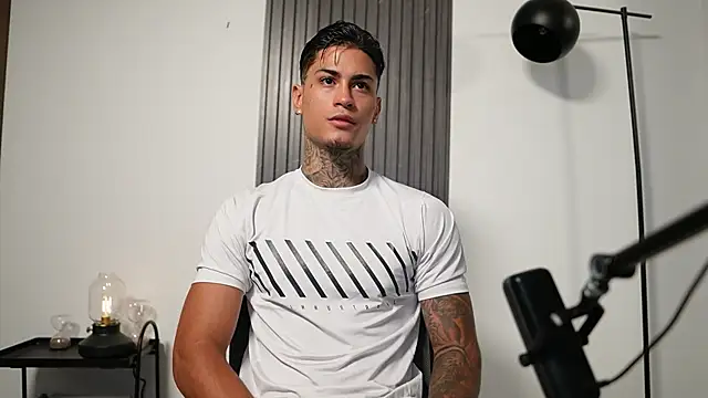 AxelVilla  online show from 10/15/25, 08:09