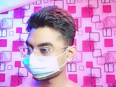 ChiseledCharm online show from 11/04/25, 07:46