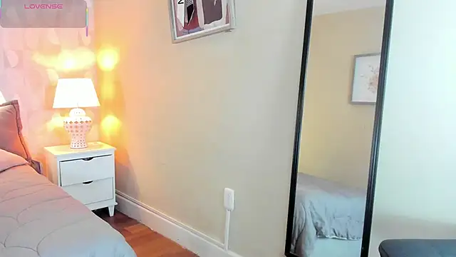 isabella milf  online show from 09/17/25, 07:04