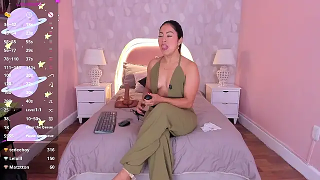isabella milf  online show from 06/01/26, 07:15