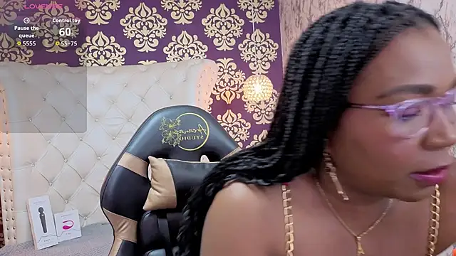 Tyra Fox online show from 09/30/25, 03:22