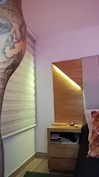 Snapshot of David_tatto1 chatting on 11/19/25, 02:22 David tatto1 online show from 11/19/25, 02:22