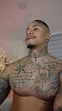 Snapshot of David_tatto1 chatting on 11/21/25, 02:54 David tatto1 online show from 11/21/25, 02:54