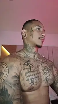 Snapshot of David_tatto1 chatting on 12/03/25, 01:13 David tatto1 online show from 12/03/25, 01:13