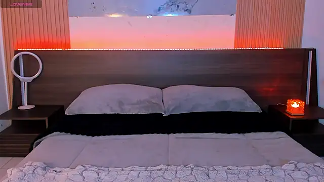 samanthaa moon online show from 06/24/26, 12:20