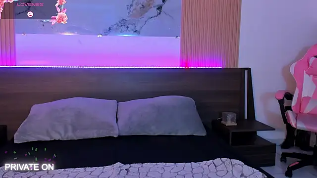 samanthaa moon online show from 07/12/26, 08:33