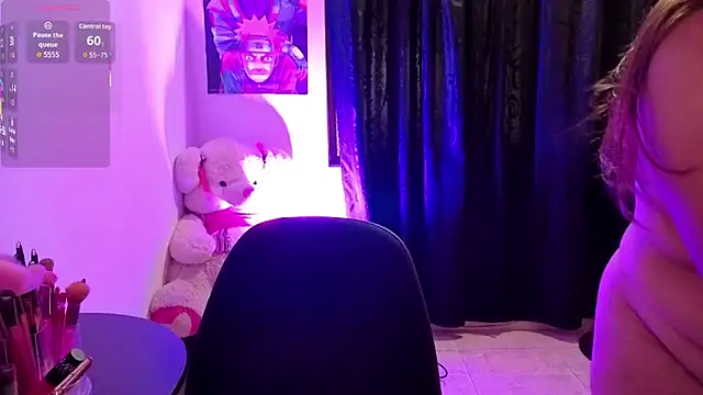 Gaby  Howards online show from 10/21/25, 07:03