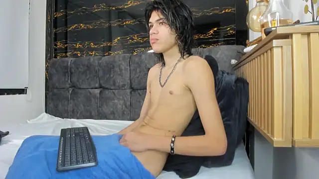 Diamond twink online show from 02/28/26, 02:07