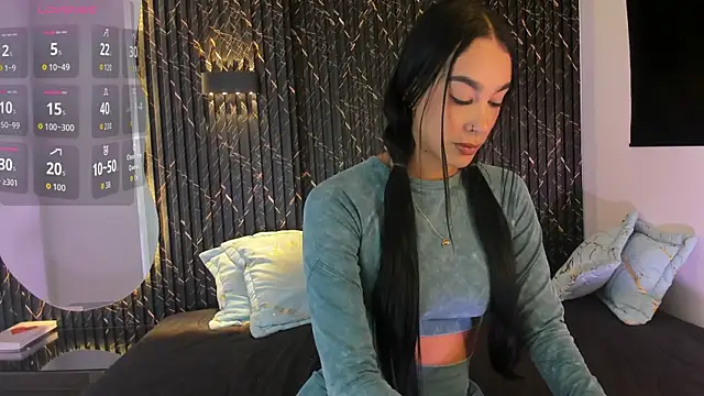 ZOETTAYLOR online show from 10/28/25, 09:06