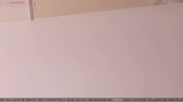 ZOETTAYLOR online show from 06/07/26, 07:45